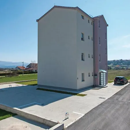 Apartman Stipe * Brnaze